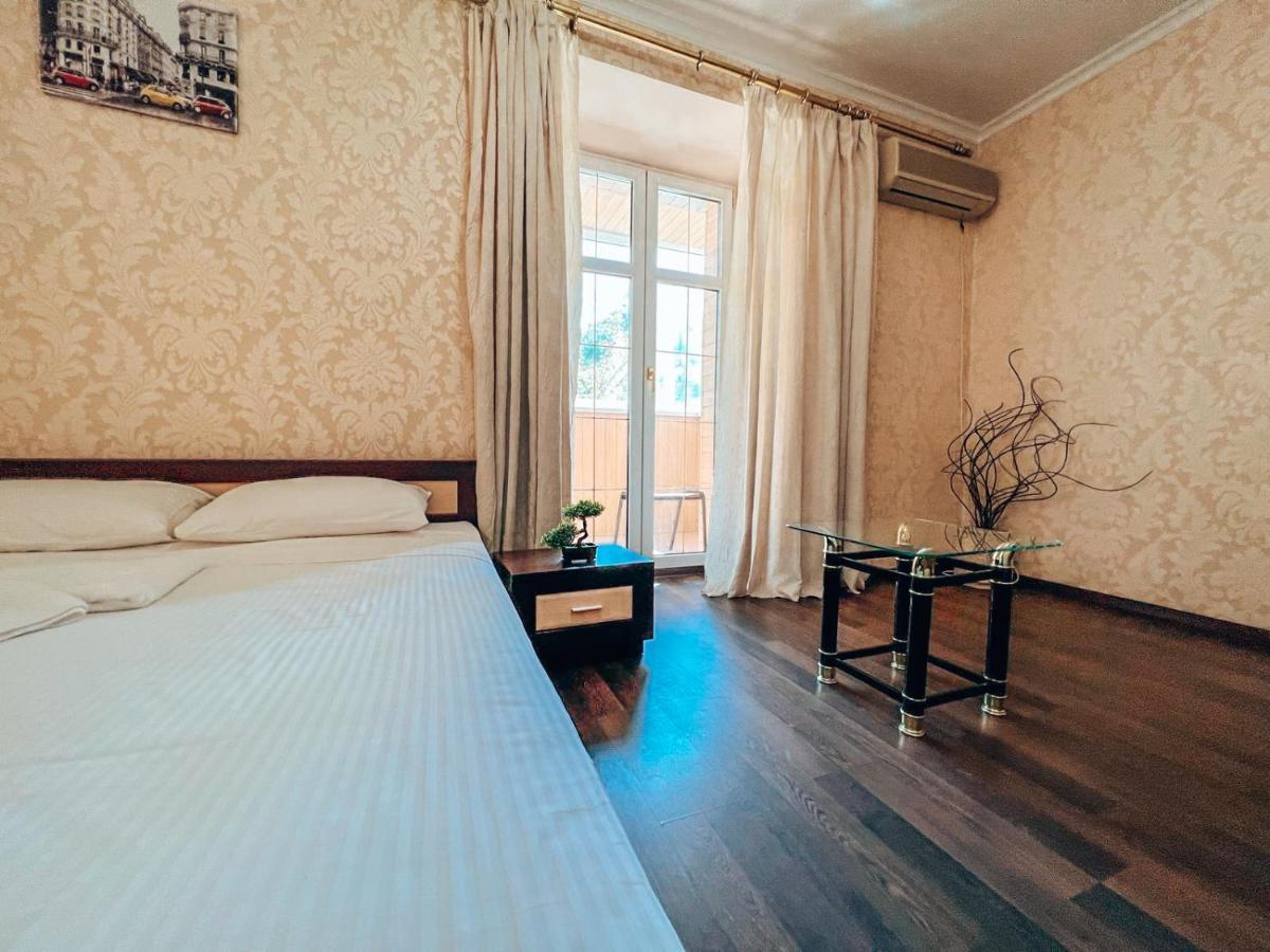 Квартира В Центре Крещатика Kyiv Exterior photo